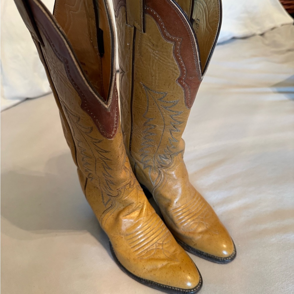 Justin Boots Brown and Tan Heeled Women's Boots
